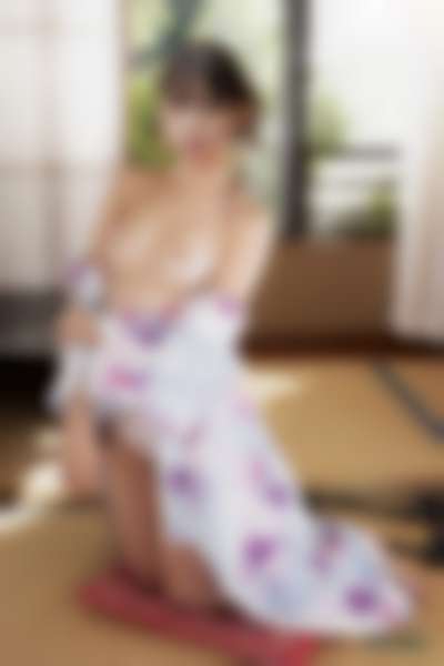 Hori Miona - shows tits