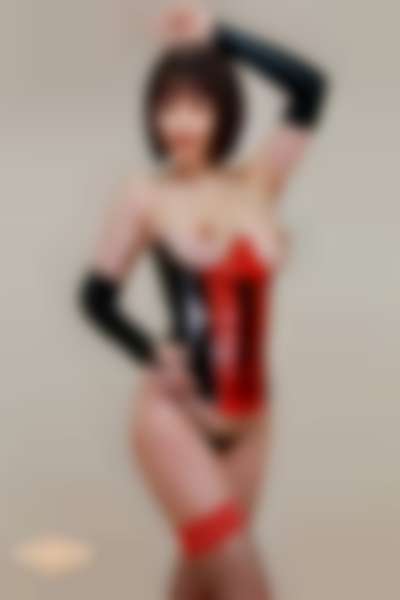 Suzu Hirose - lingerie