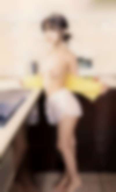 Suzuki Ayane - shows tits