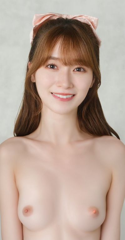 Moriya Rena - shows tits