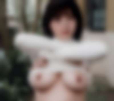 Yoda Yuki - shows tits