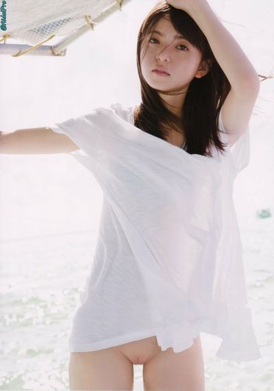 Saito Asuka - shows pussy